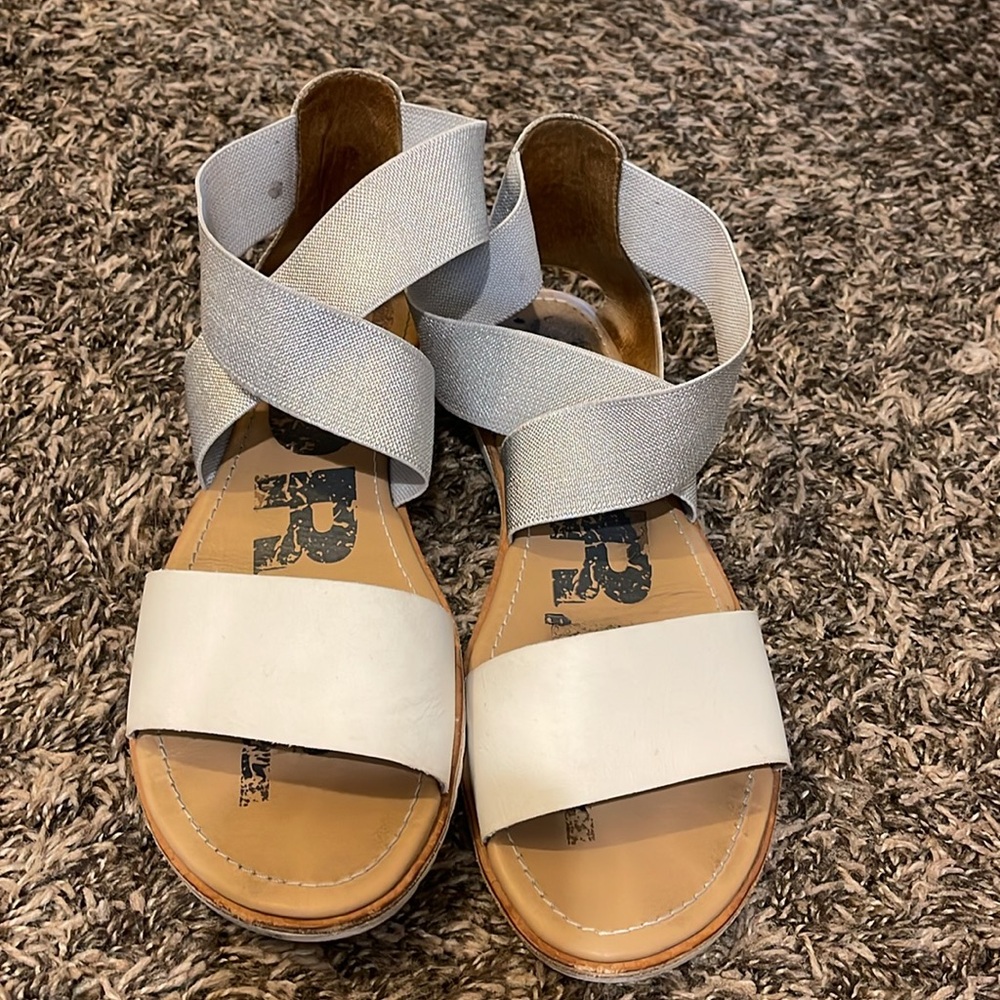 Sorel sandals, Silver and White - Picture 3 of 4